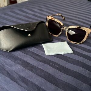 DIFF Charitable Eyewear Sunglasses- Becky II